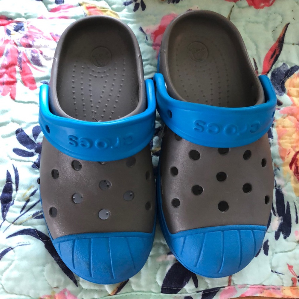 Crocs Boys Blue Gray Sneaker slip clogs shoes 11